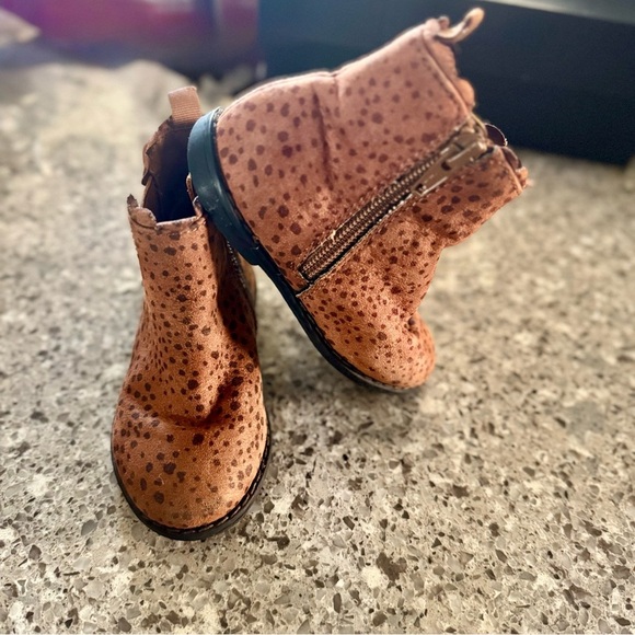 Baby Gap Toddler Sculpted Leopard Print Ankle Boots - Size 6C 🐆👢 - Picture 3 of 16